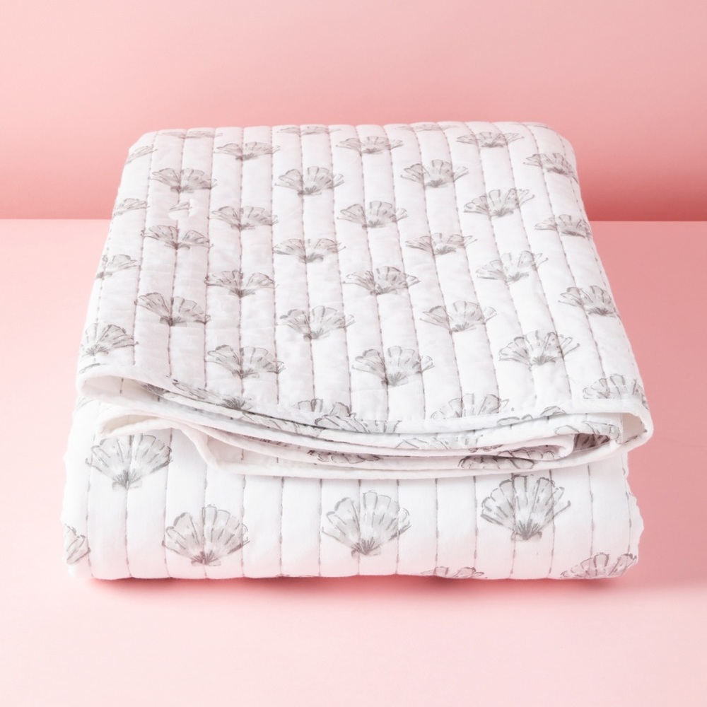 🎉LAST PIECE🎉 SIGRID‎ OLSEN Shell Stitched Quilt